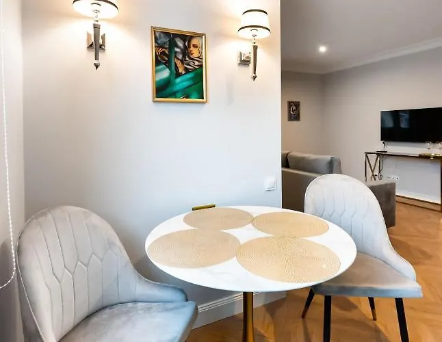 Stara Praga Superior By Bookinghost Warszawa