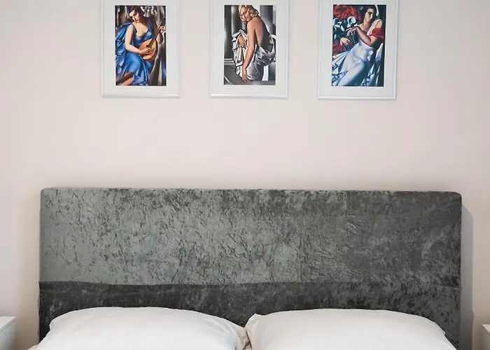 Stara Praga Superior By Bookinghost Warszawa