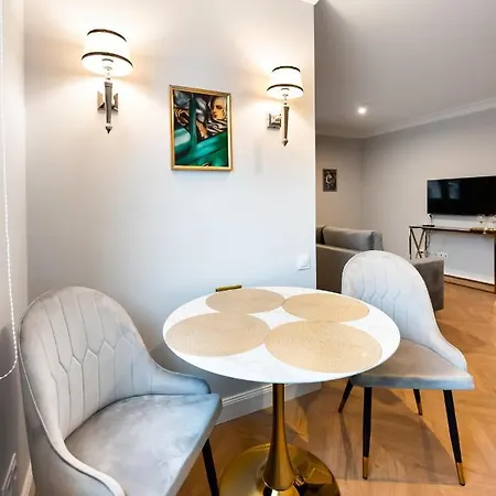 Stara Praga Superior By Bookinghost Varšava