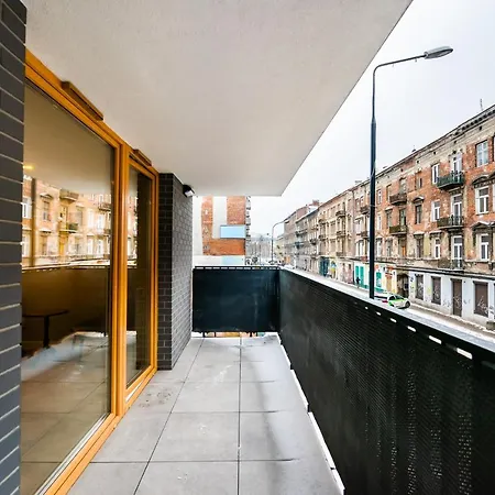 Stara Praga Superior By Bookinghost *